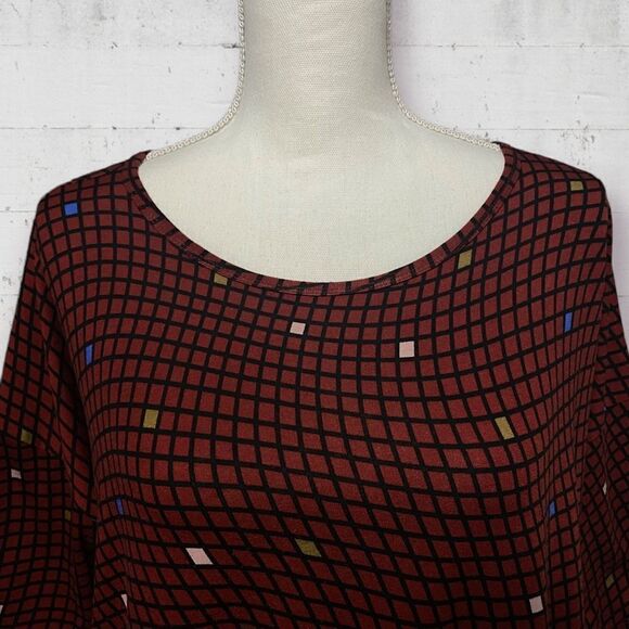 LULAROE | Irma Multicolor Geometric Red Half Sleeve Tunic Top Shirt Size S - Picture 4 of 8